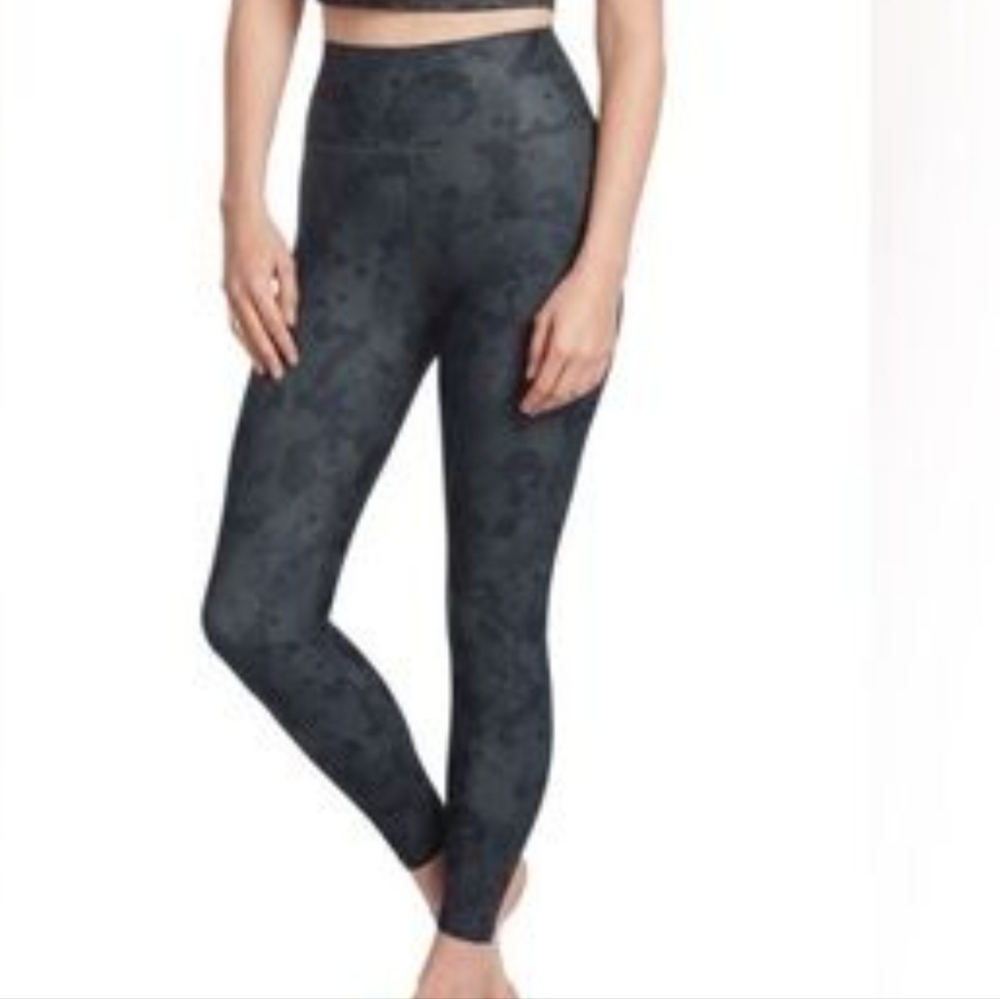 High-Rise Gray Floral Print Leggings - Women's